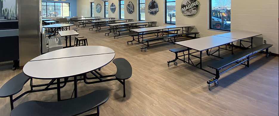 How to Clean and Maintain Cafeteria Tables for Commercial Use